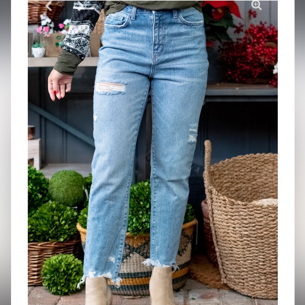 Vervet Emma Distressed Mom Jeans